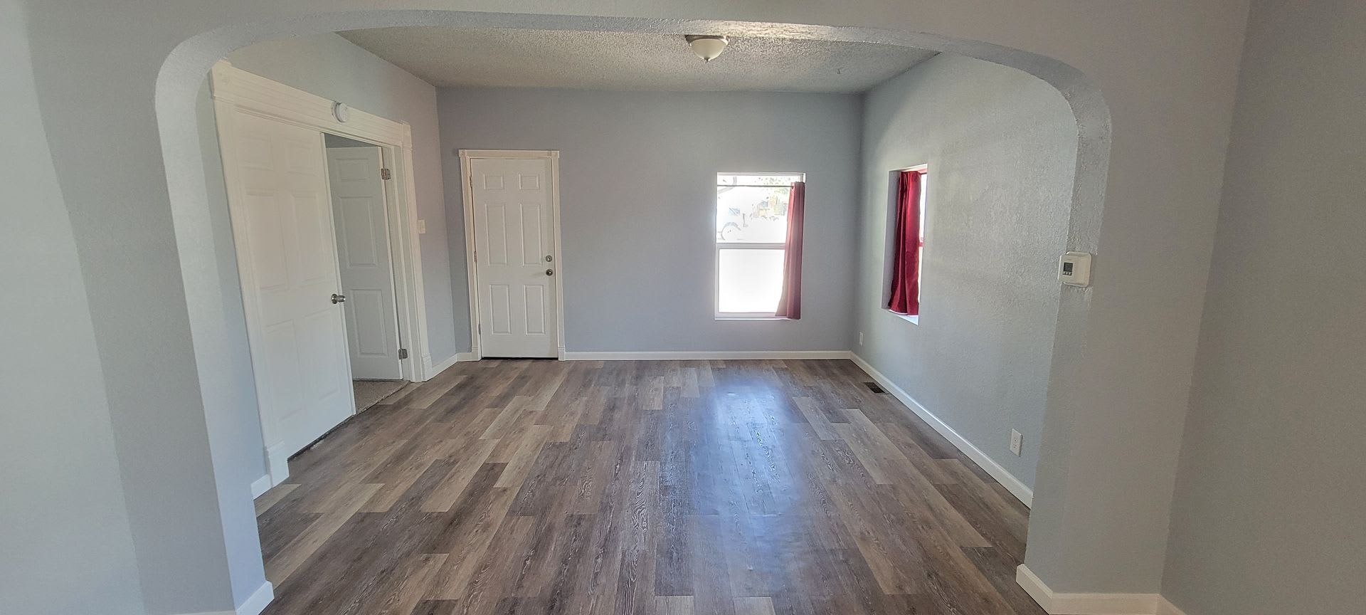 2+ Bedroom home Near Downtown! – photo 3
