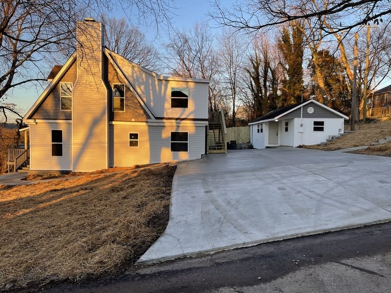 202 E Columbia Ave – photo 2