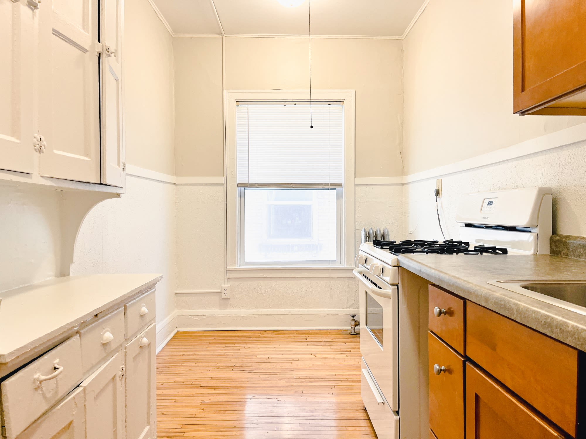 Oakview Apartments – photo 1