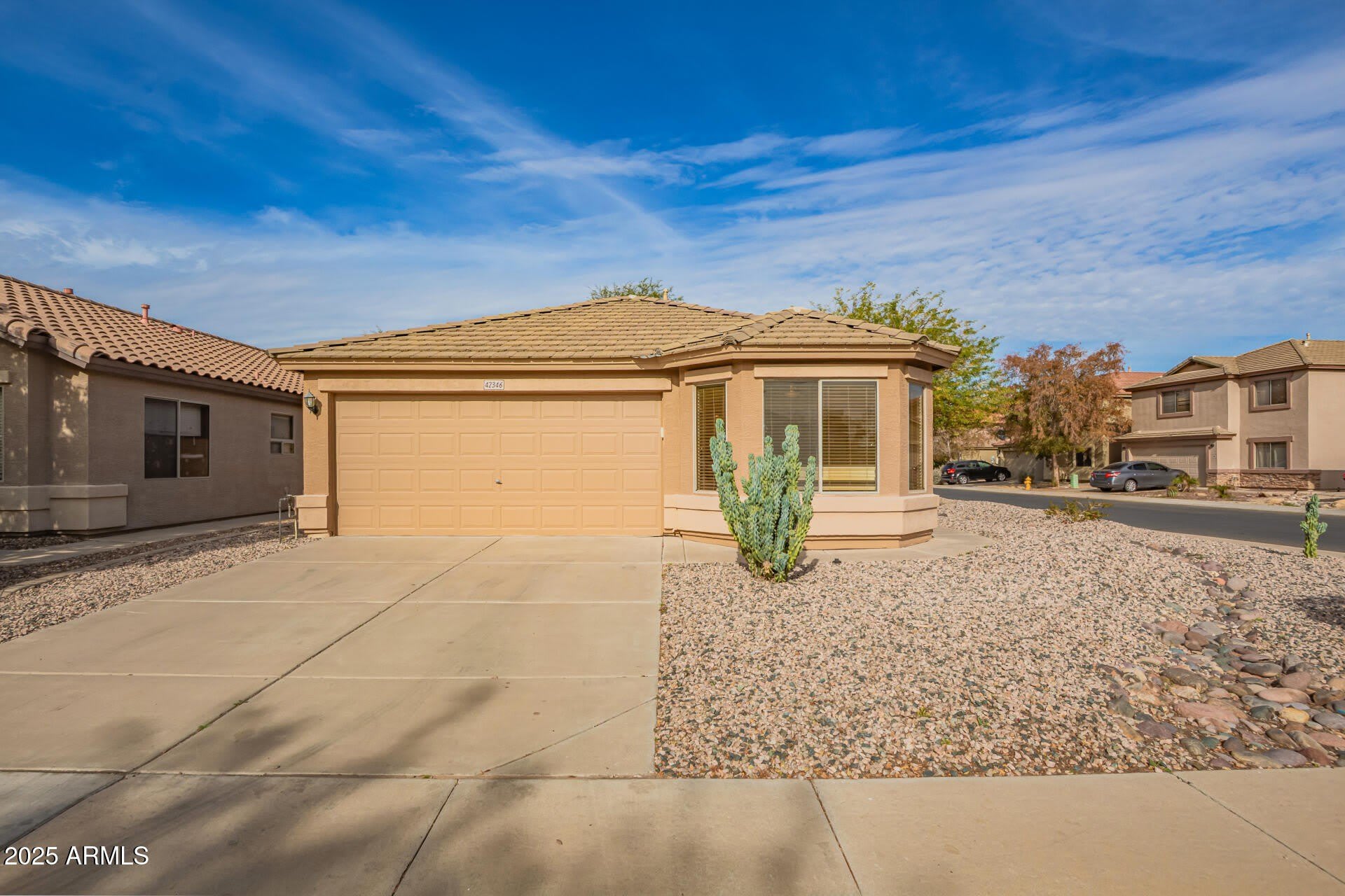 42346 W SUNLAND Drive – photo 1