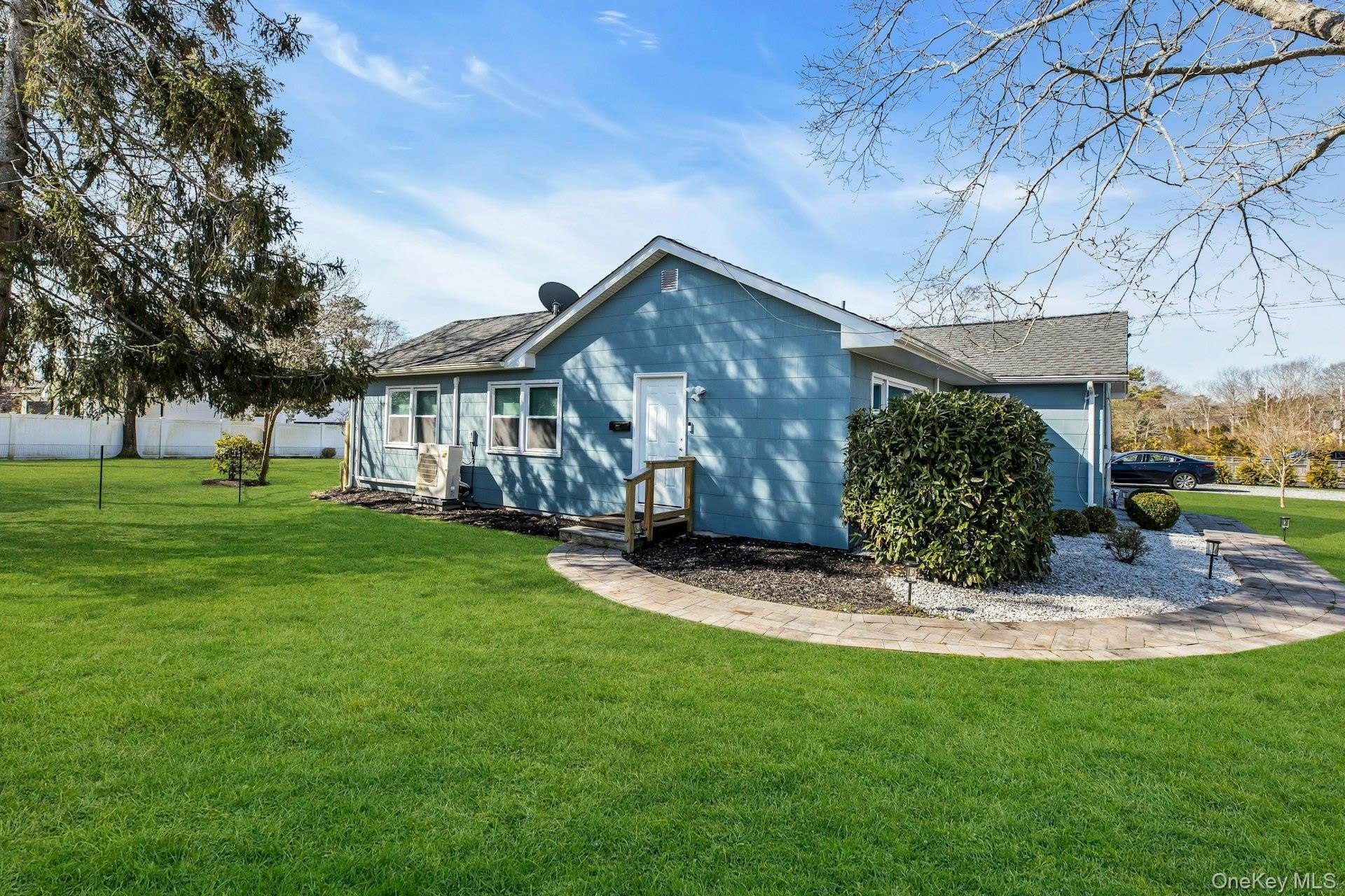13 Argonne Road W – photo 2