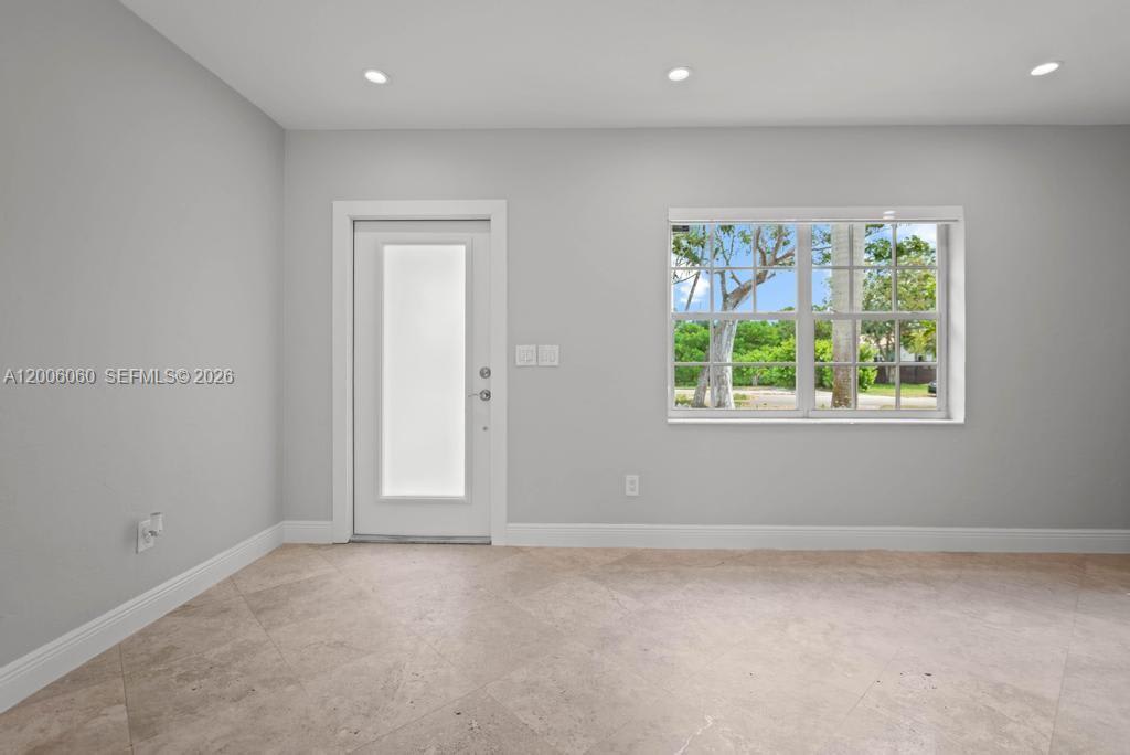 11222 Northeast 9th Avenue – photo 2