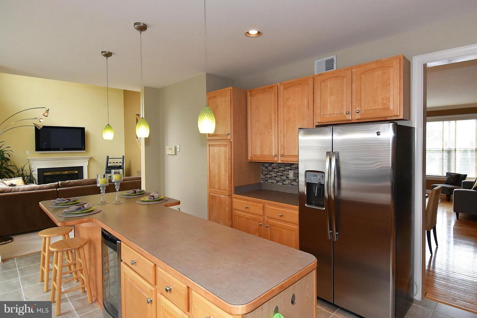 Beautiful Colonial In Sought After Cedar Lakes This Spacious 4 Bedroom 3 5 Bath Home Offers Over 3 000 Finished Square Feet Of Comfortable Living Space – photo 5