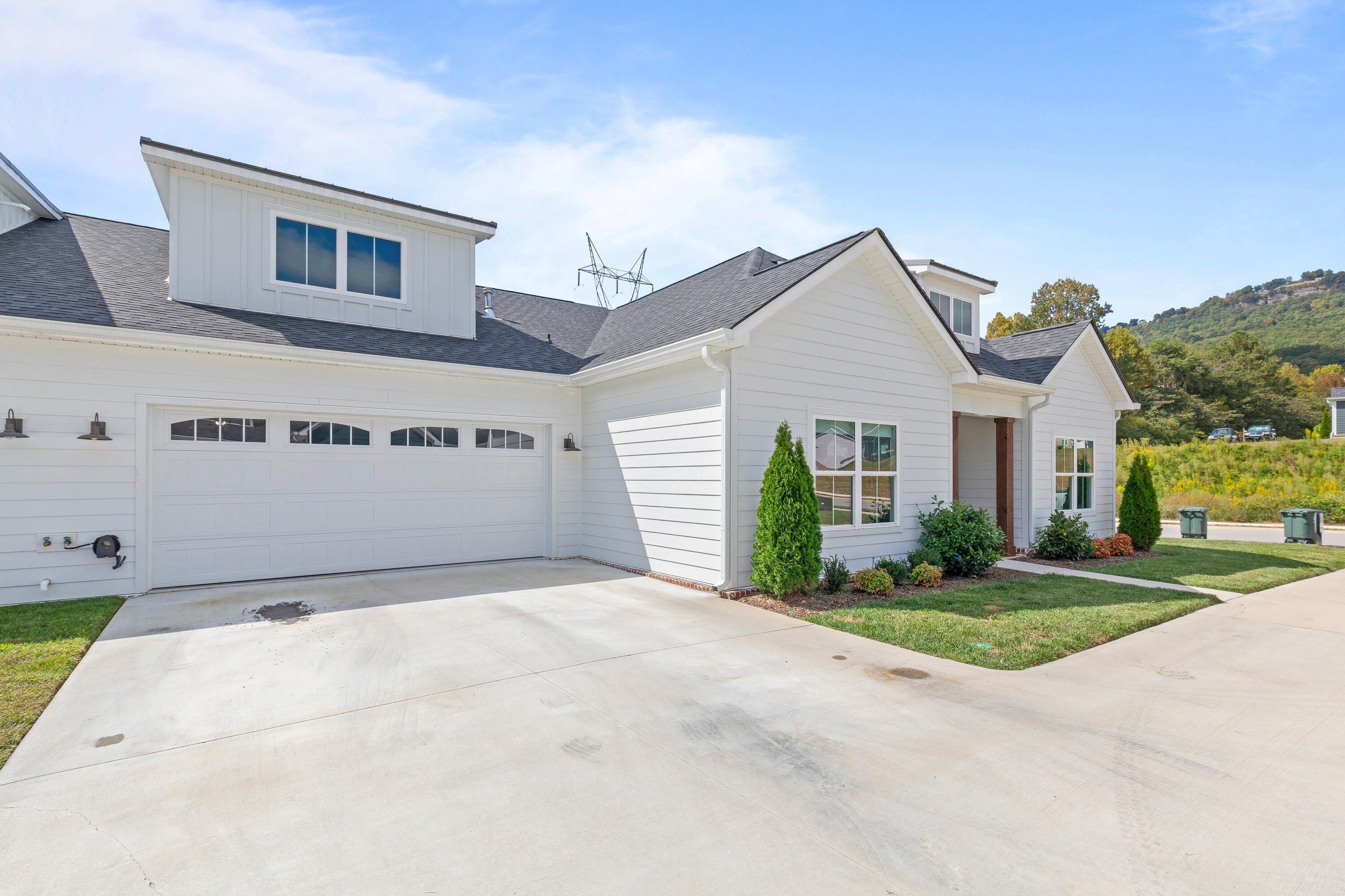 3276 Stone Creek Drive – photo 2