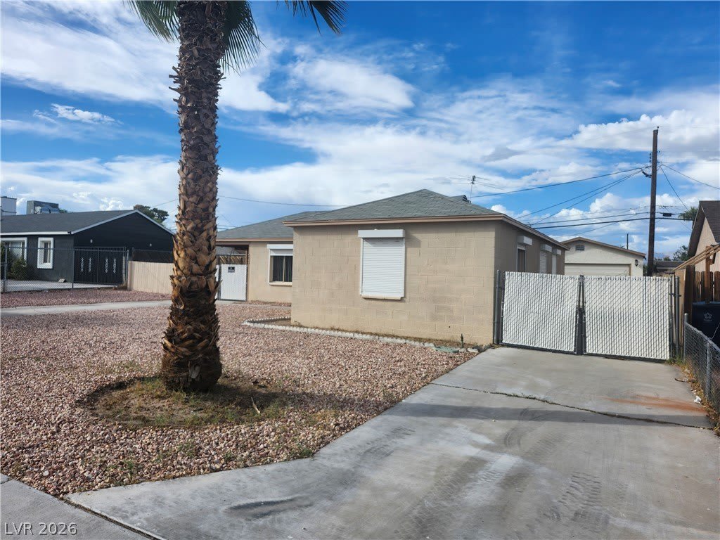 4624 Evergreen Place – photo 1