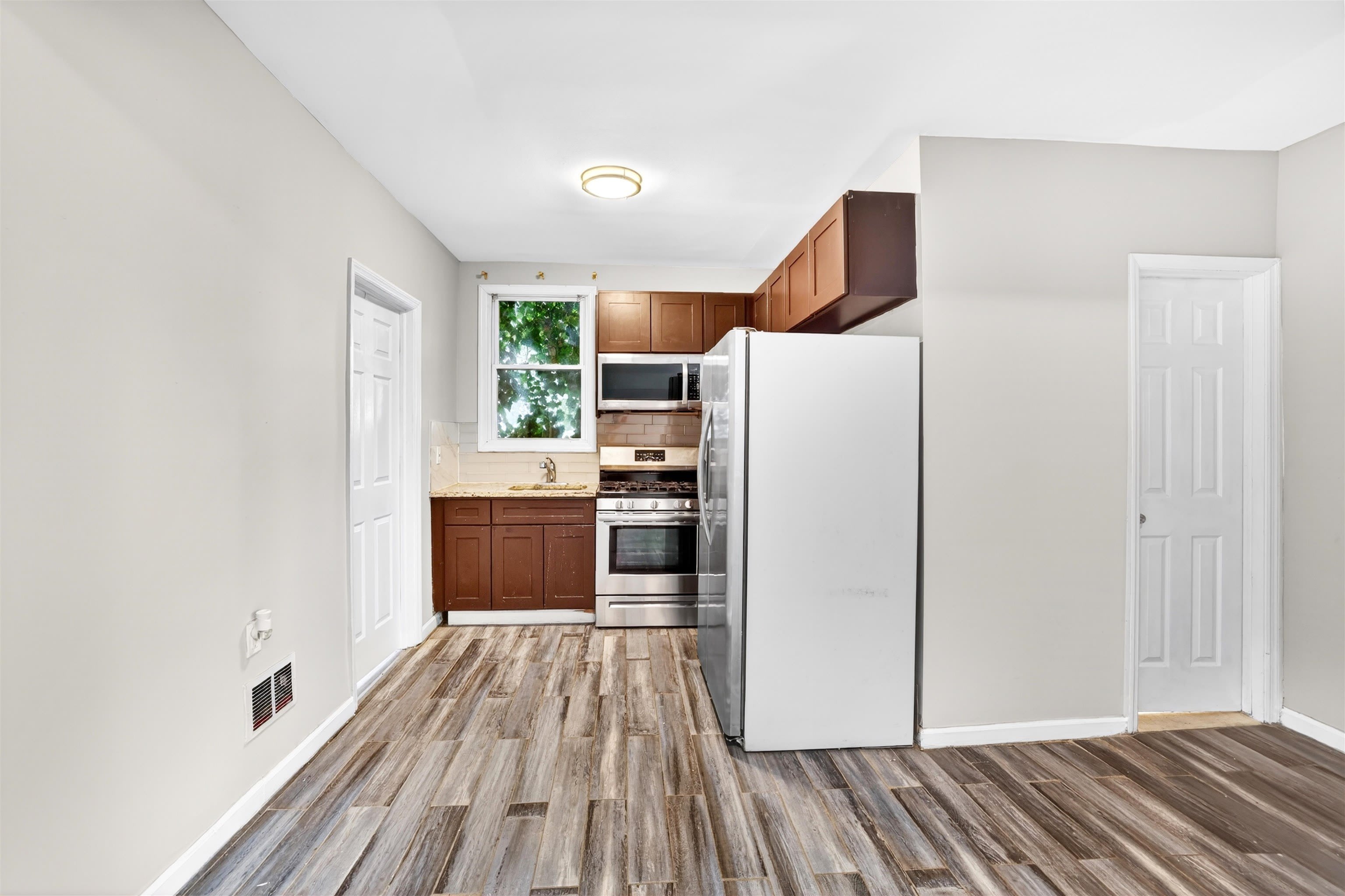 83 Williams Ave – photo 4