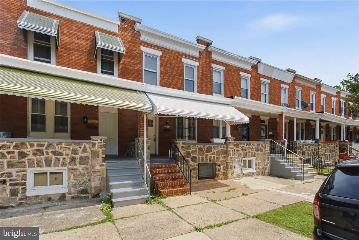 1231 N POTOMAC Street – photo 2