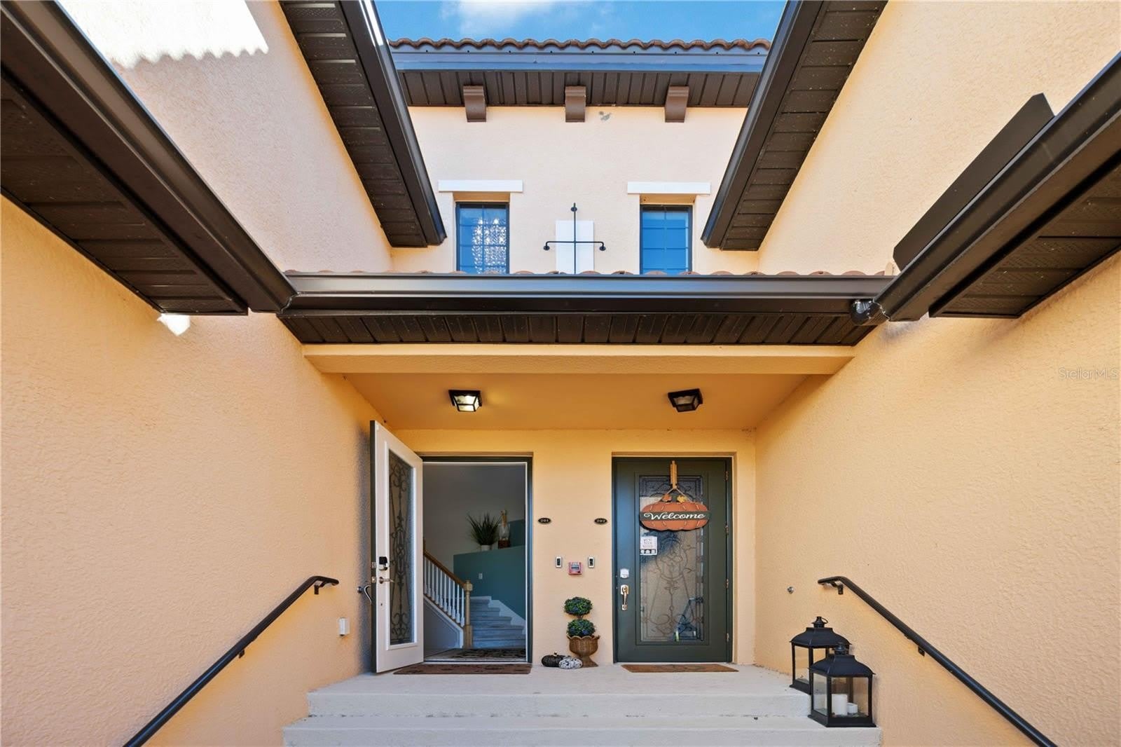 10817 TARFLOWER Drive – photo 1