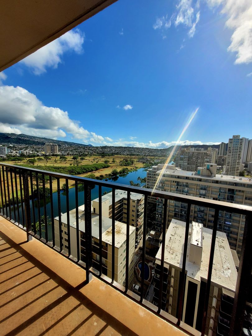 Available Updated Studio Location Waikiki Fairway Villa Includes Assigned Parking Space Water Sewer Trash Window A C Secure Access Building On Site Security Pool Sauna Rec Area – photo 2