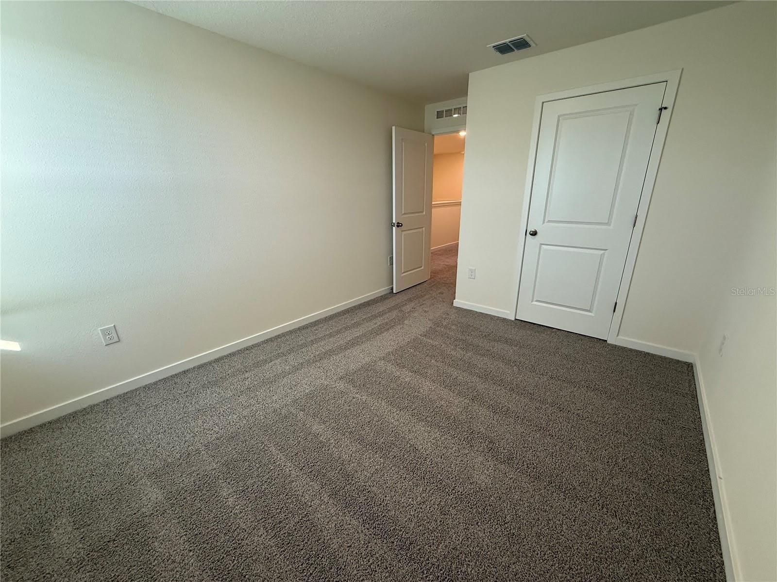 599 PRESTON COVE Drive – photo 3