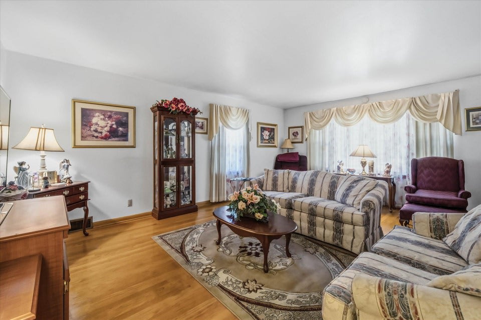 4431 N 62nd St – photo 1