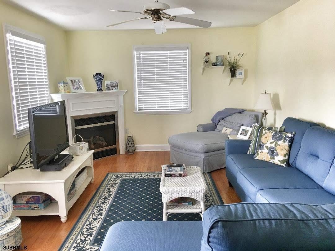 209 N Rosborough Ave – photo 4