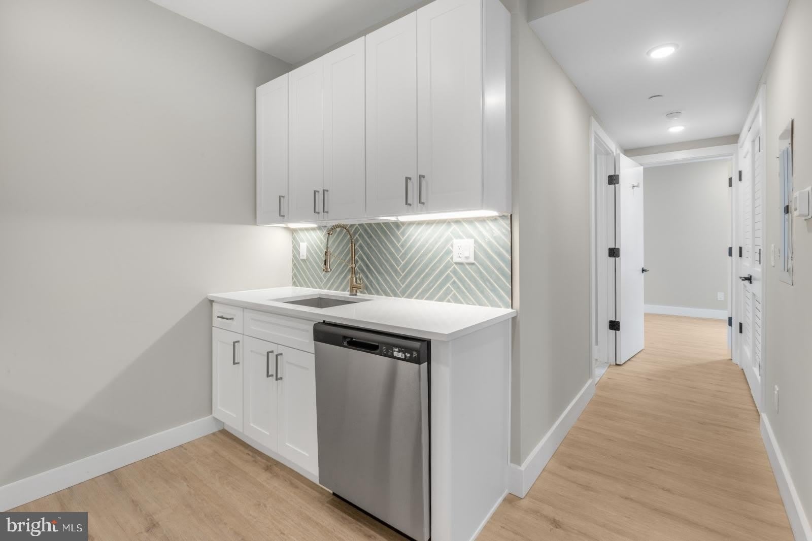 1144 FRANKFORD Avenue – photo 5
