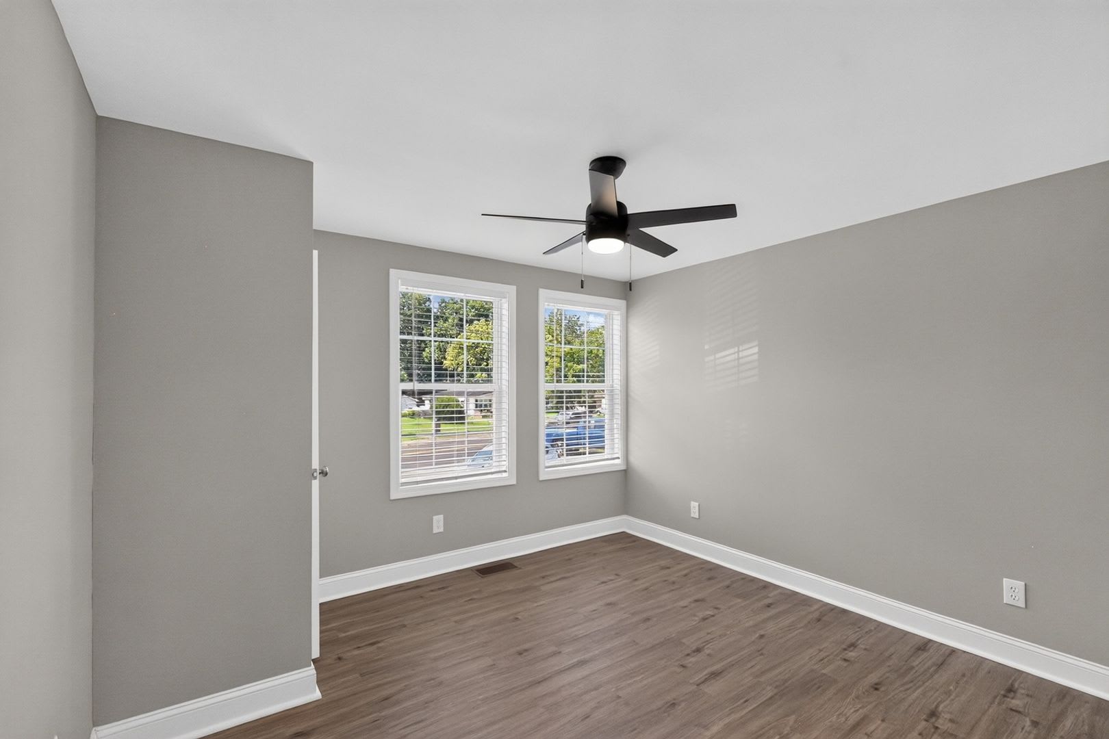 Charming 2Br Duplex In Oak Ridge – photo 5
