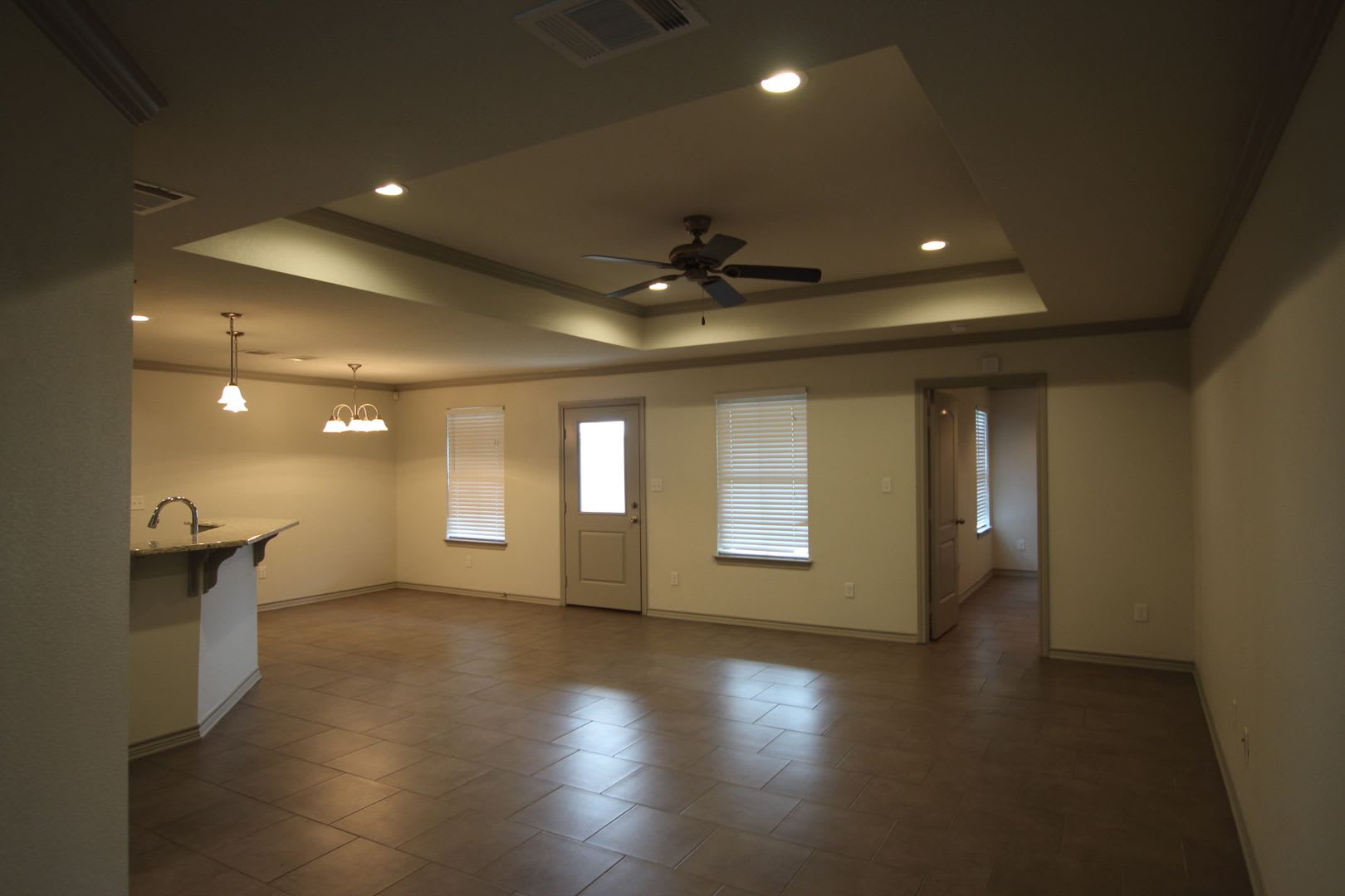 Beautiful 3 Bedroom 2 Bathroom Townhouse in South Tyler! – photo 3
