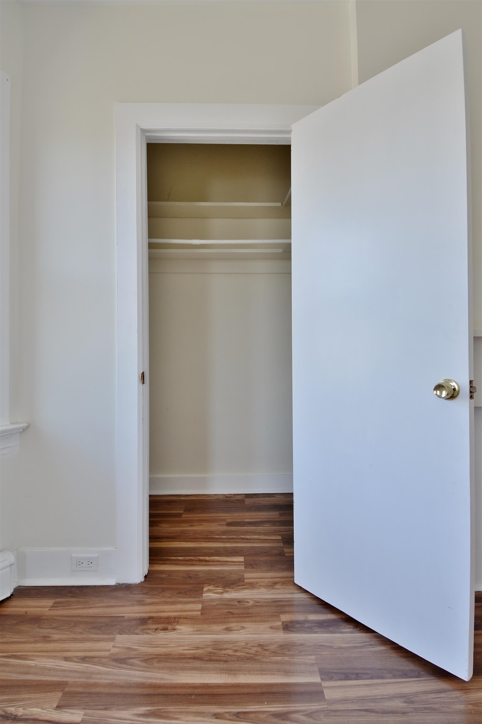 135 LORD AVE – photo 5