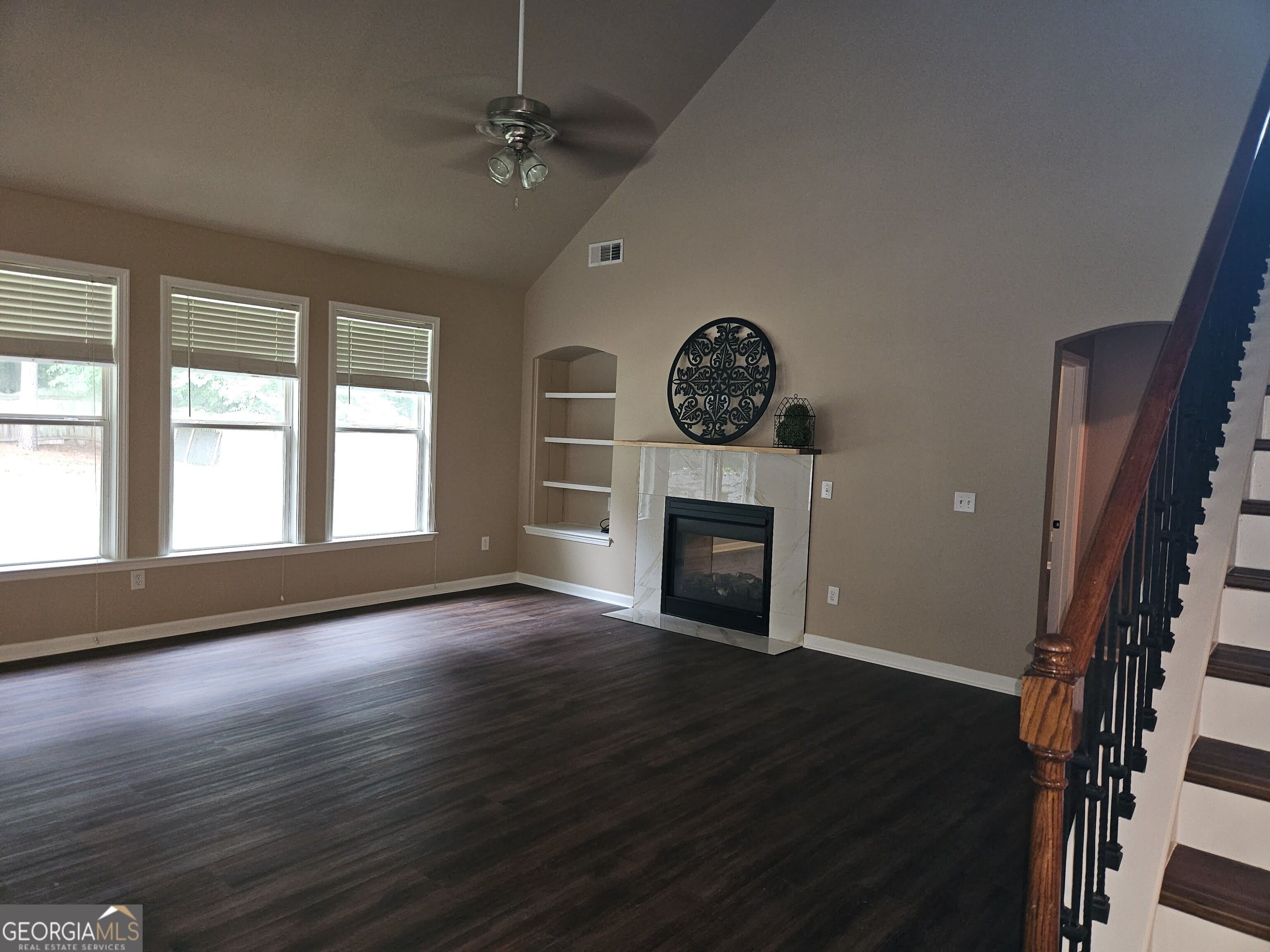 536 Longwood PL – photo 5
