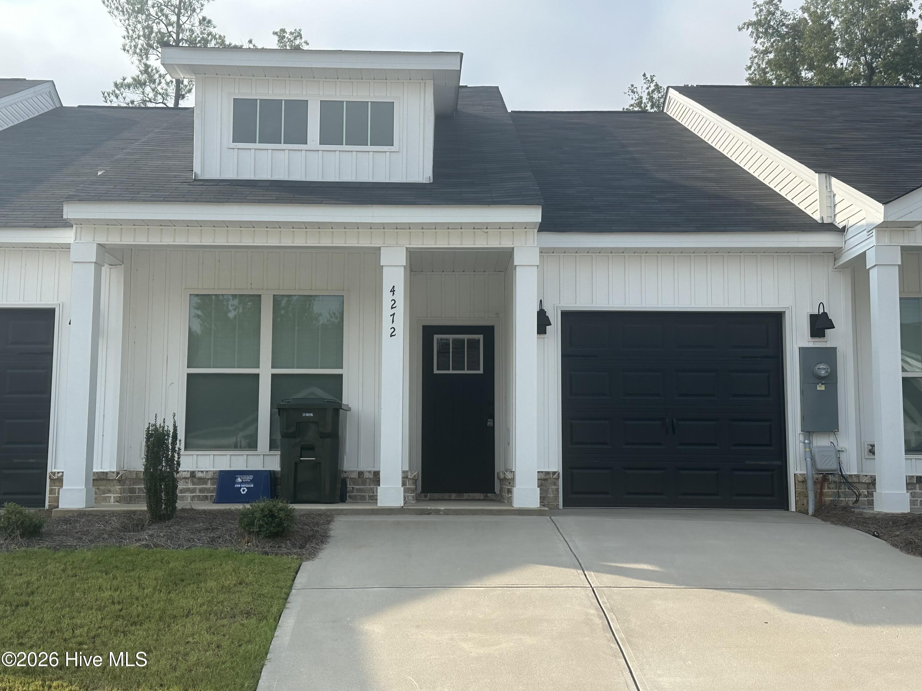 4272 Beautiful Pond Park – photo 1