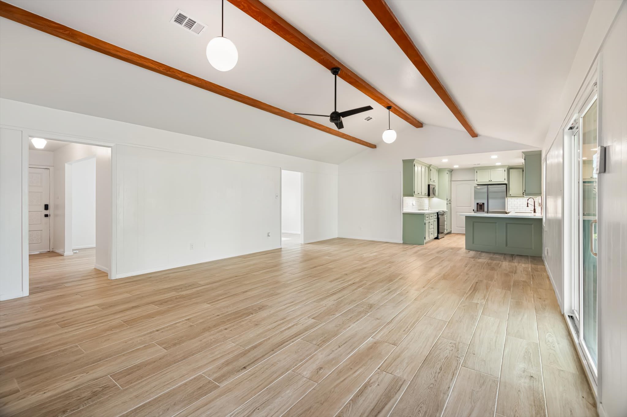 416 Southern Oaks Drive – photo 2