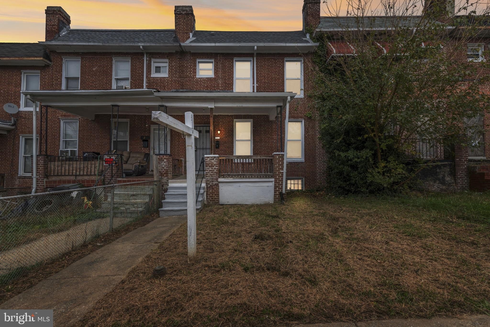 1209 DUKELAND Street – photo 2
