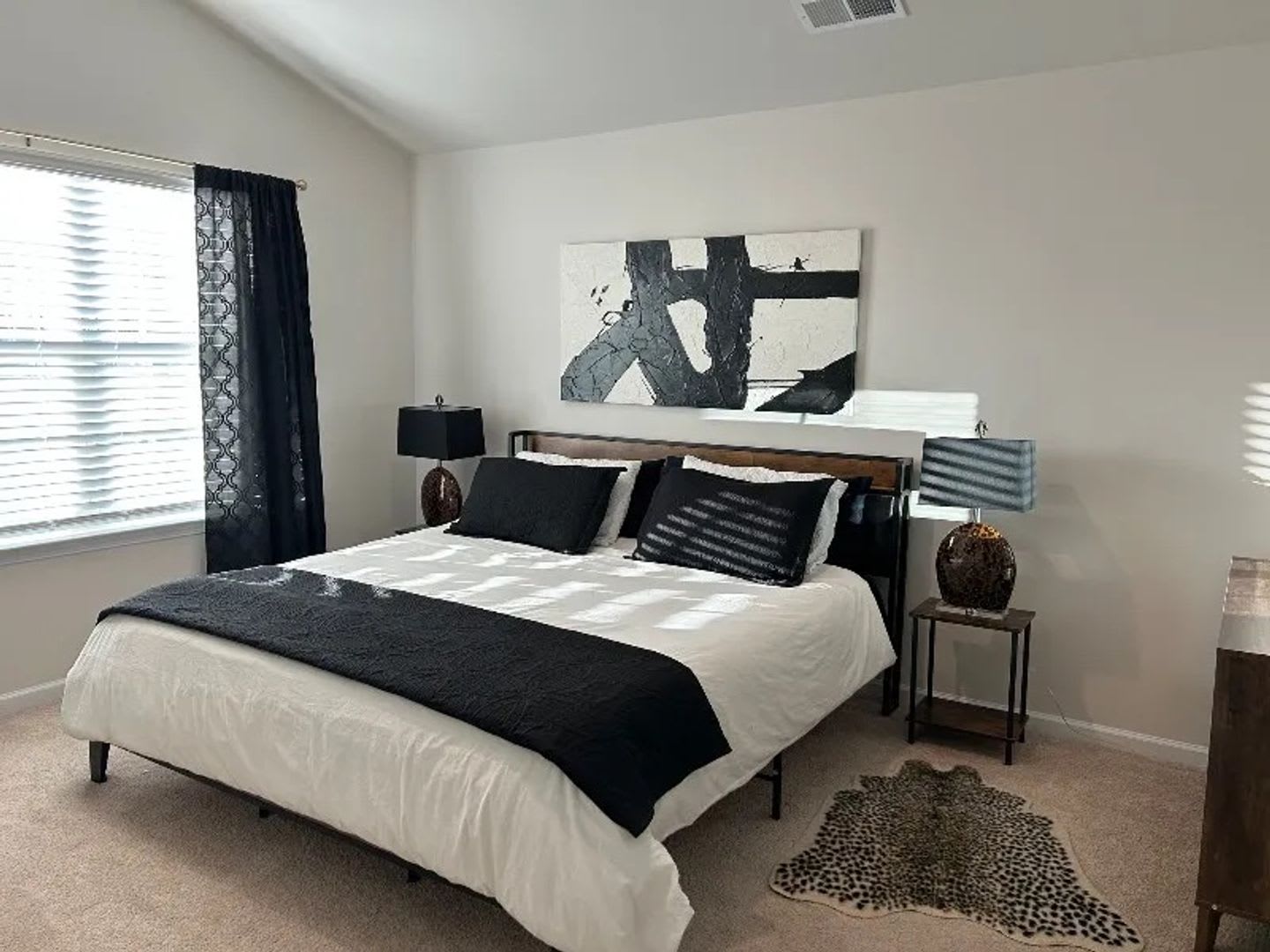 Room in 3 Bedroom Home at Murray Br Dr – photo 4