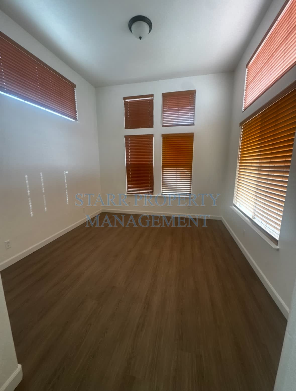 2046 Solothurn Way – photo 4