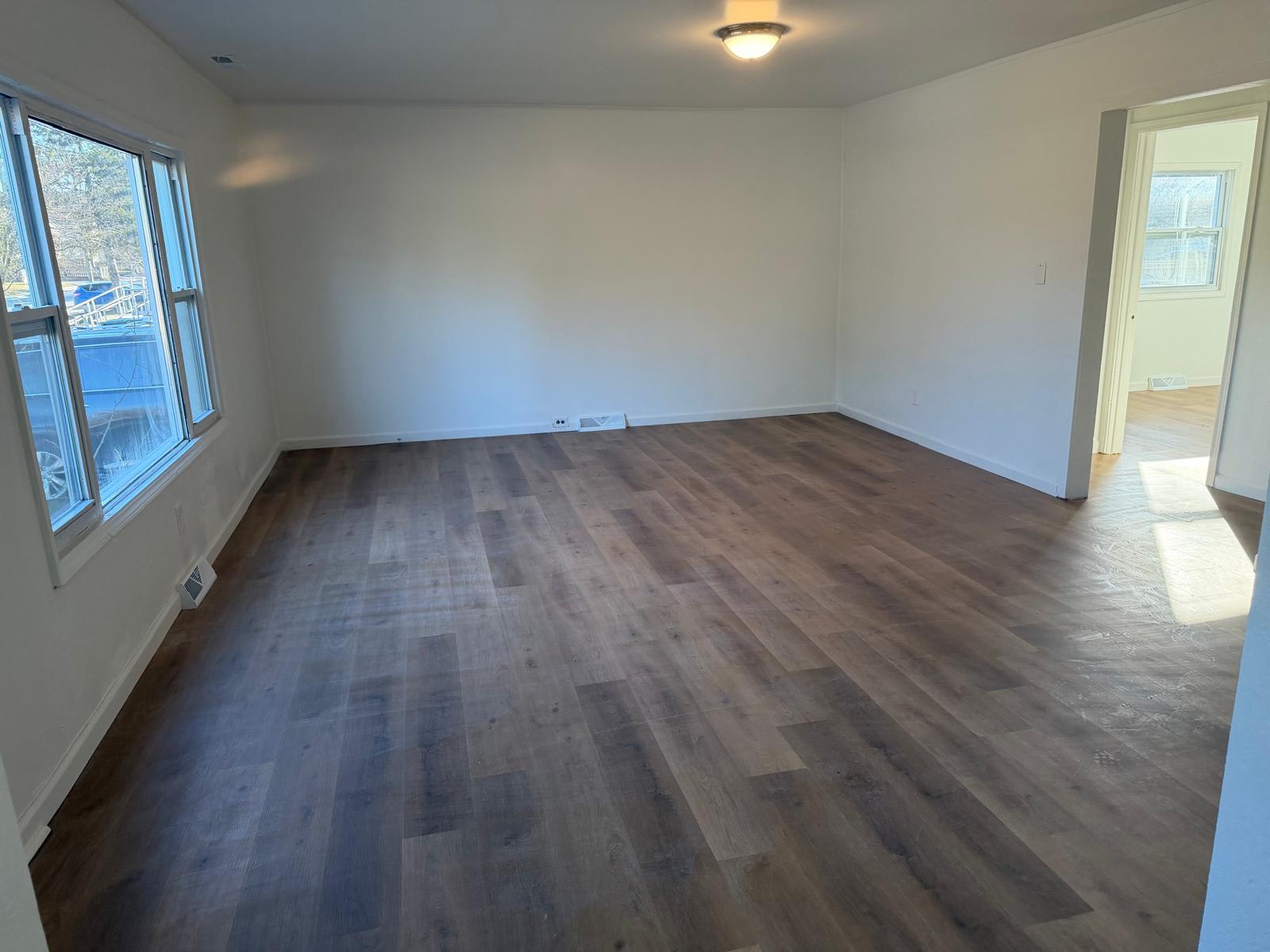 1665 Elaine Road – photo 4