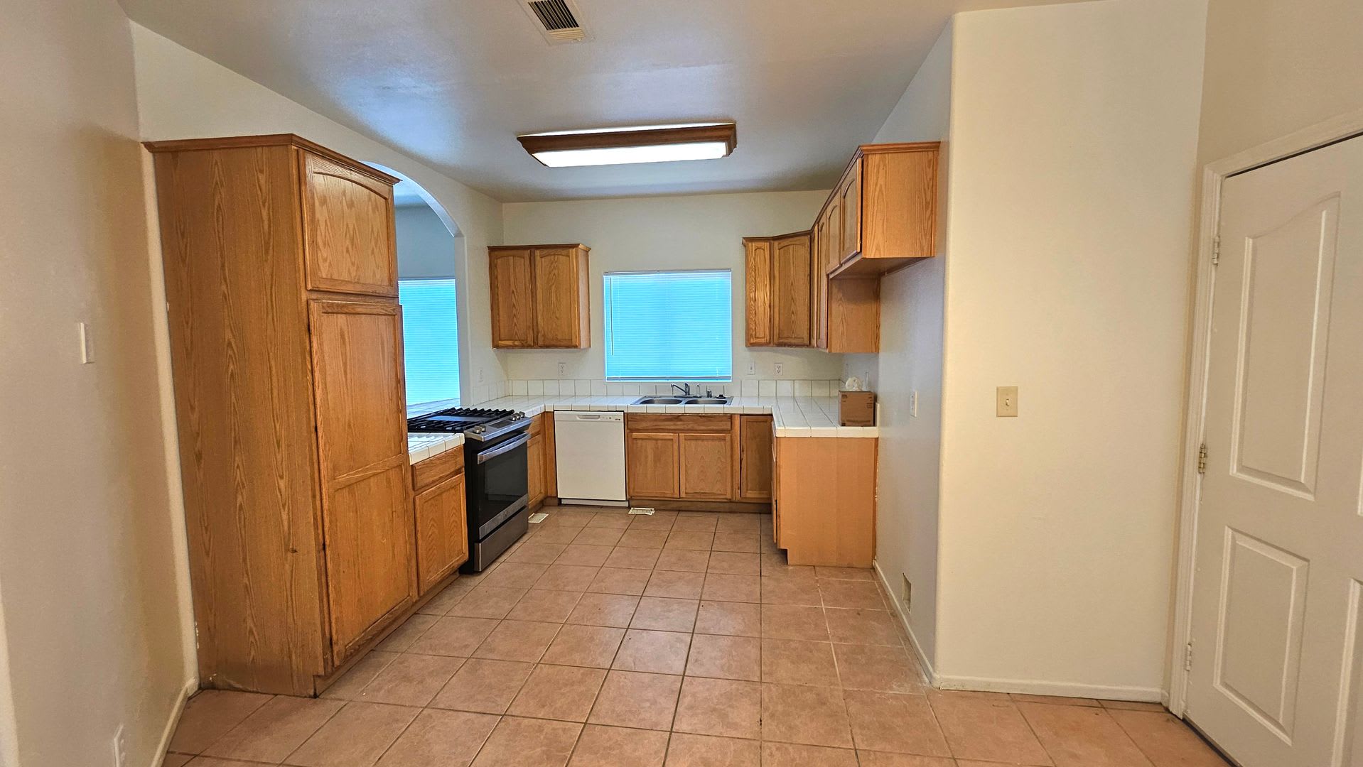 Charming Single-Family Home in Prime Location! – photo 4