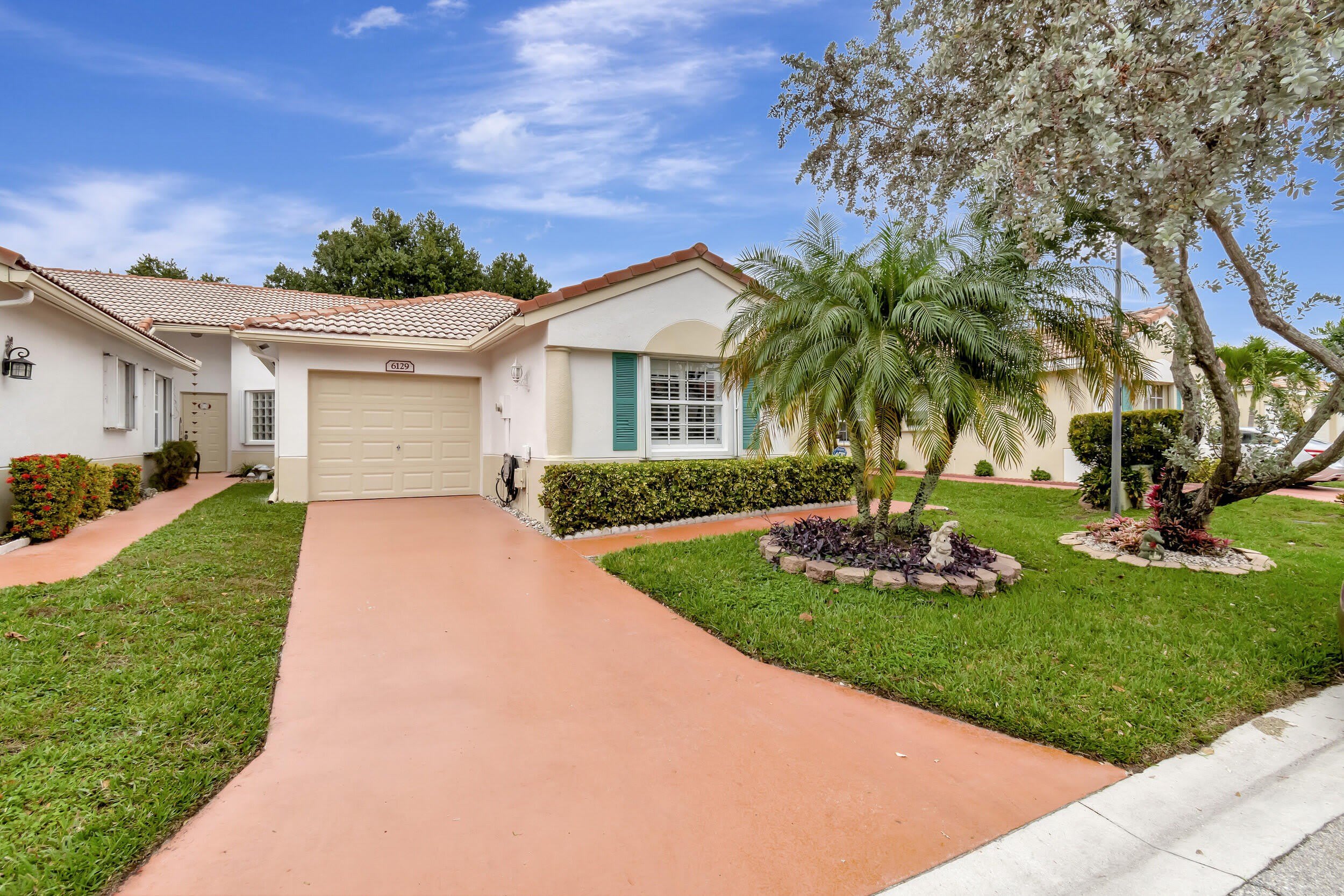 6129 HELICONIA Road – photo 3