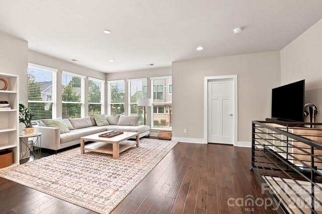 340 Uptown W Drive – photo 4