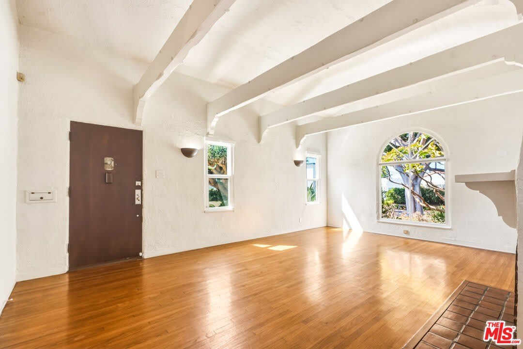 2613 Cloverfield Blvd – photo 4