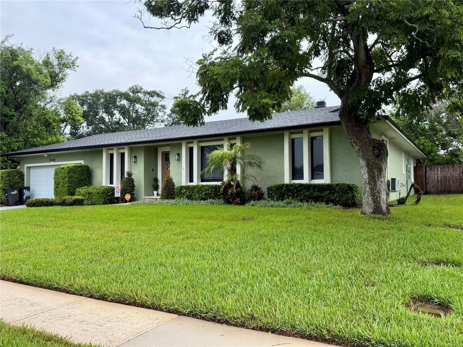 1105 DORIS Street – photo 3