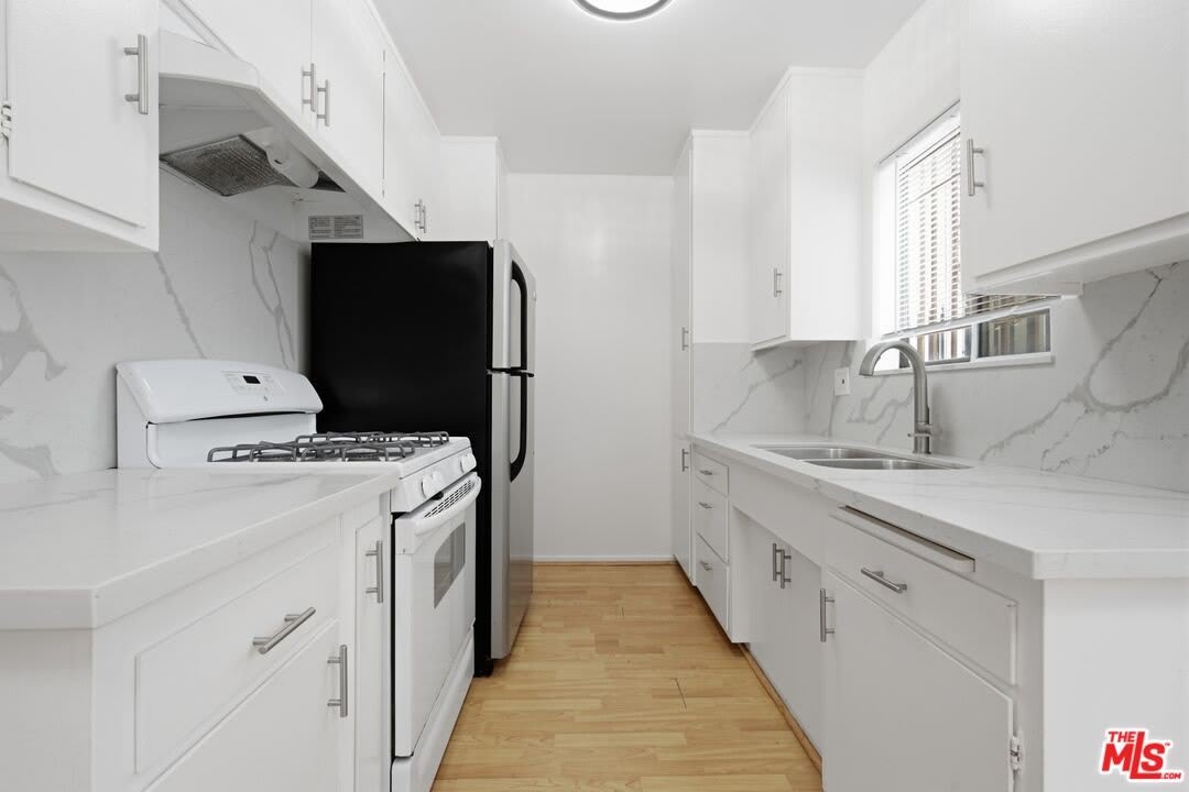 1672 Federal Ave – photo 4