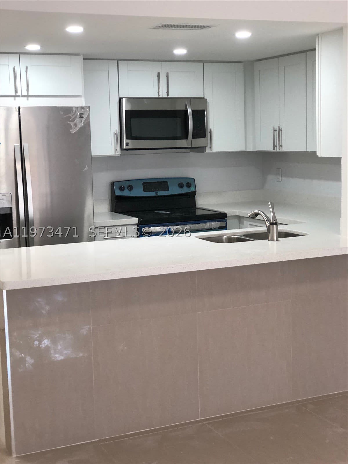 8883 Fontainebleau Blvd – photo 3