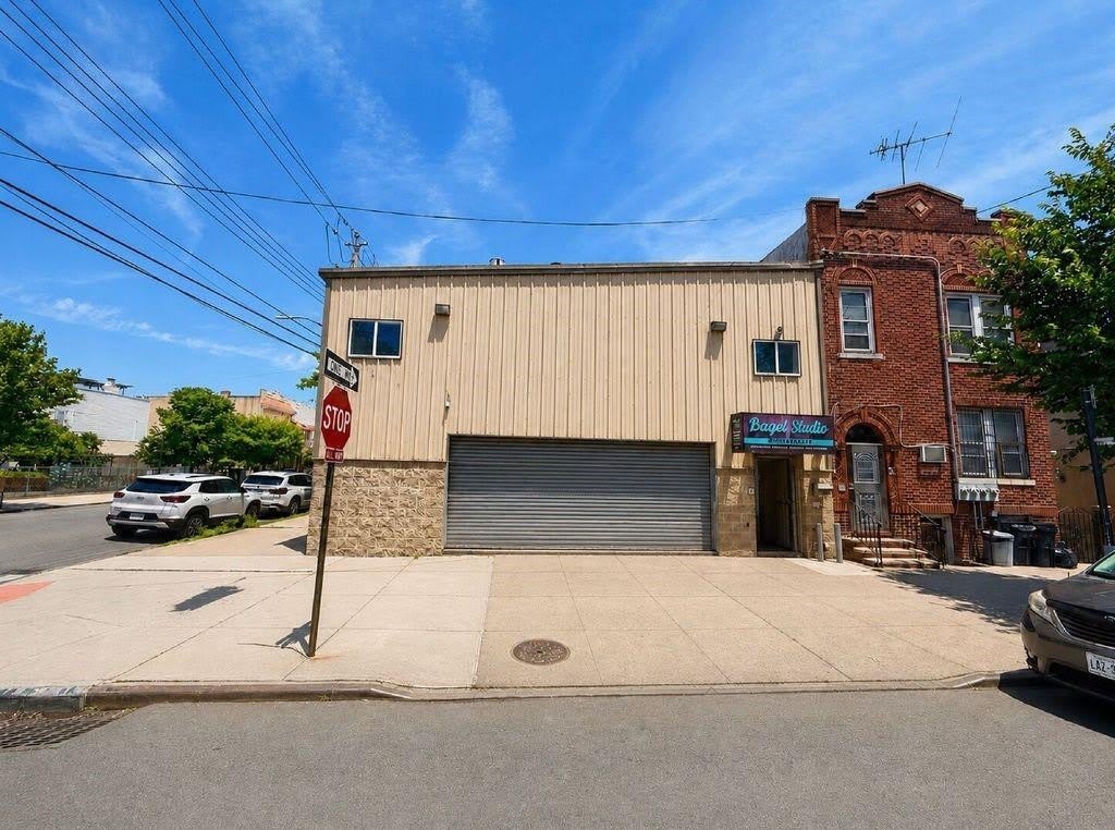 49 Bay 49th Street – photo 1
