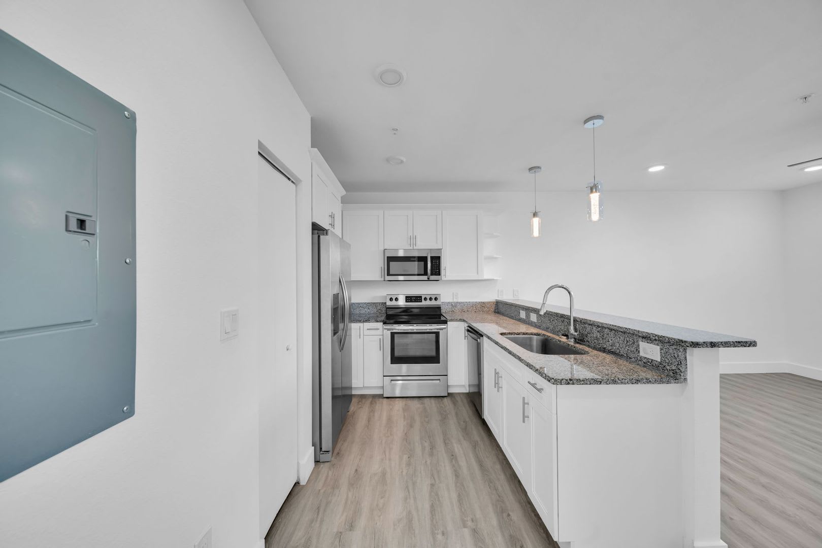 275 SW 4th ST @110 – photo 5