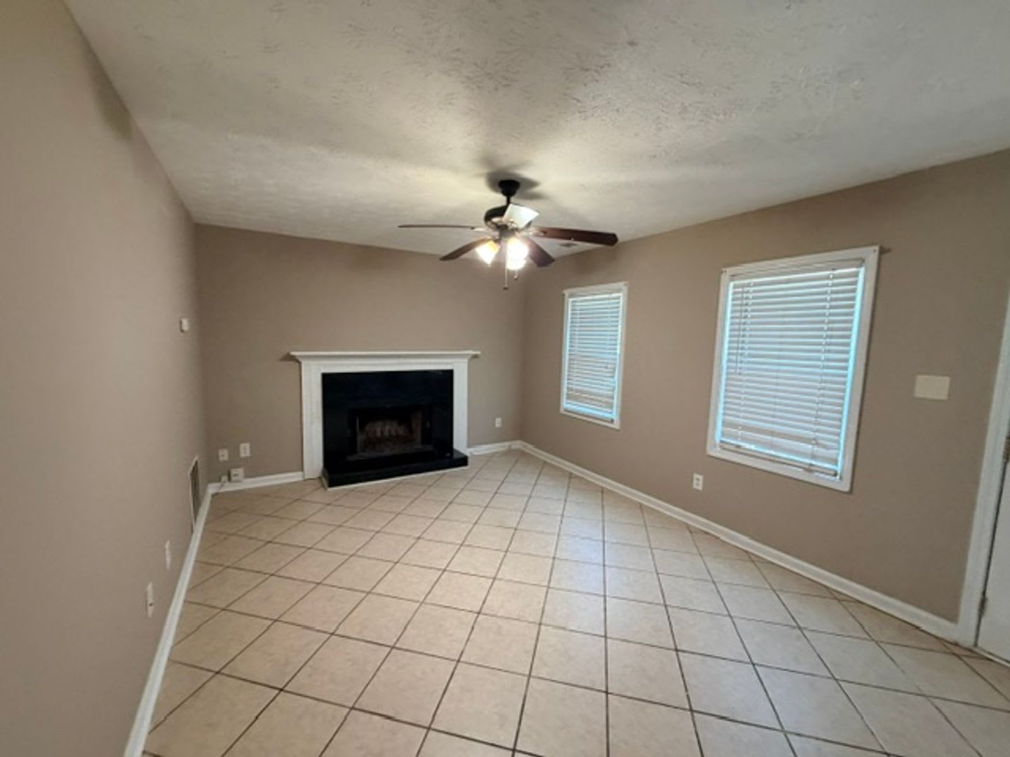 994 Hickory Bend Rd – photo 2