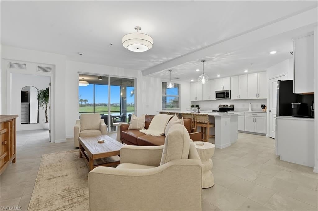 5667 Melbourne CT – photo 2
