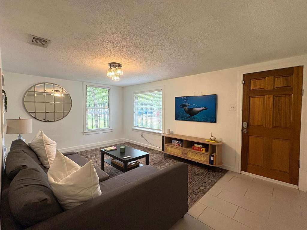 1101 Holly St. #1 – photo 2