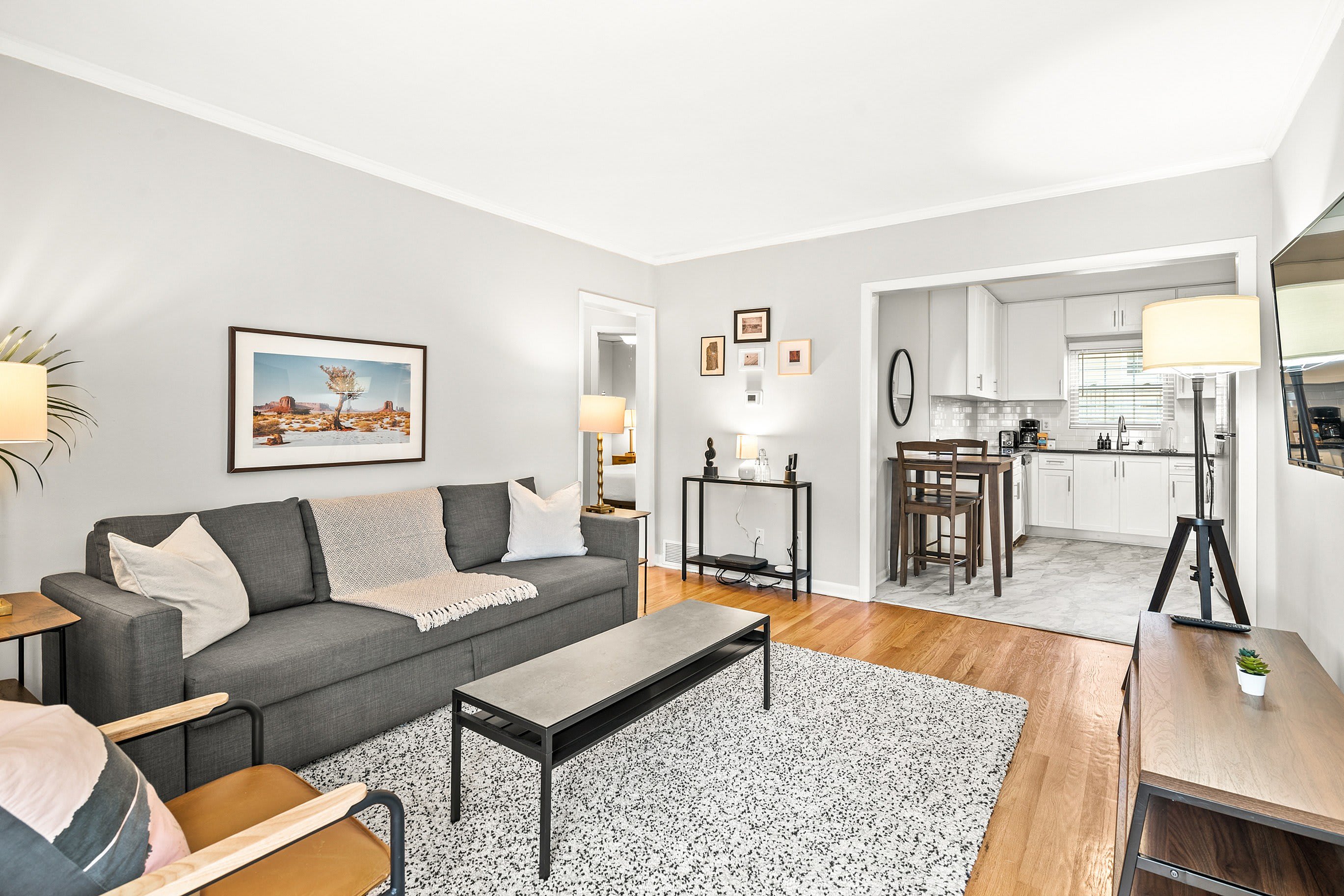 881 North Highland Apartments – photo 4
