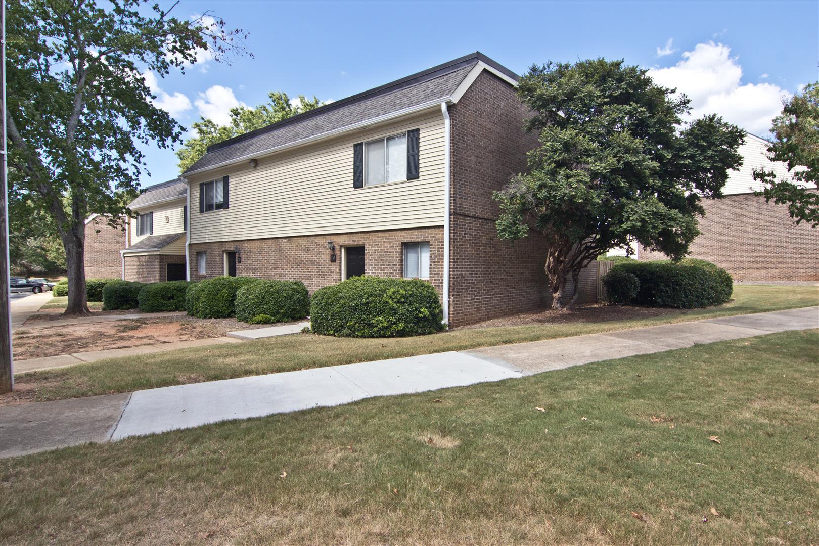 Lakecrest Apartments – photo 5