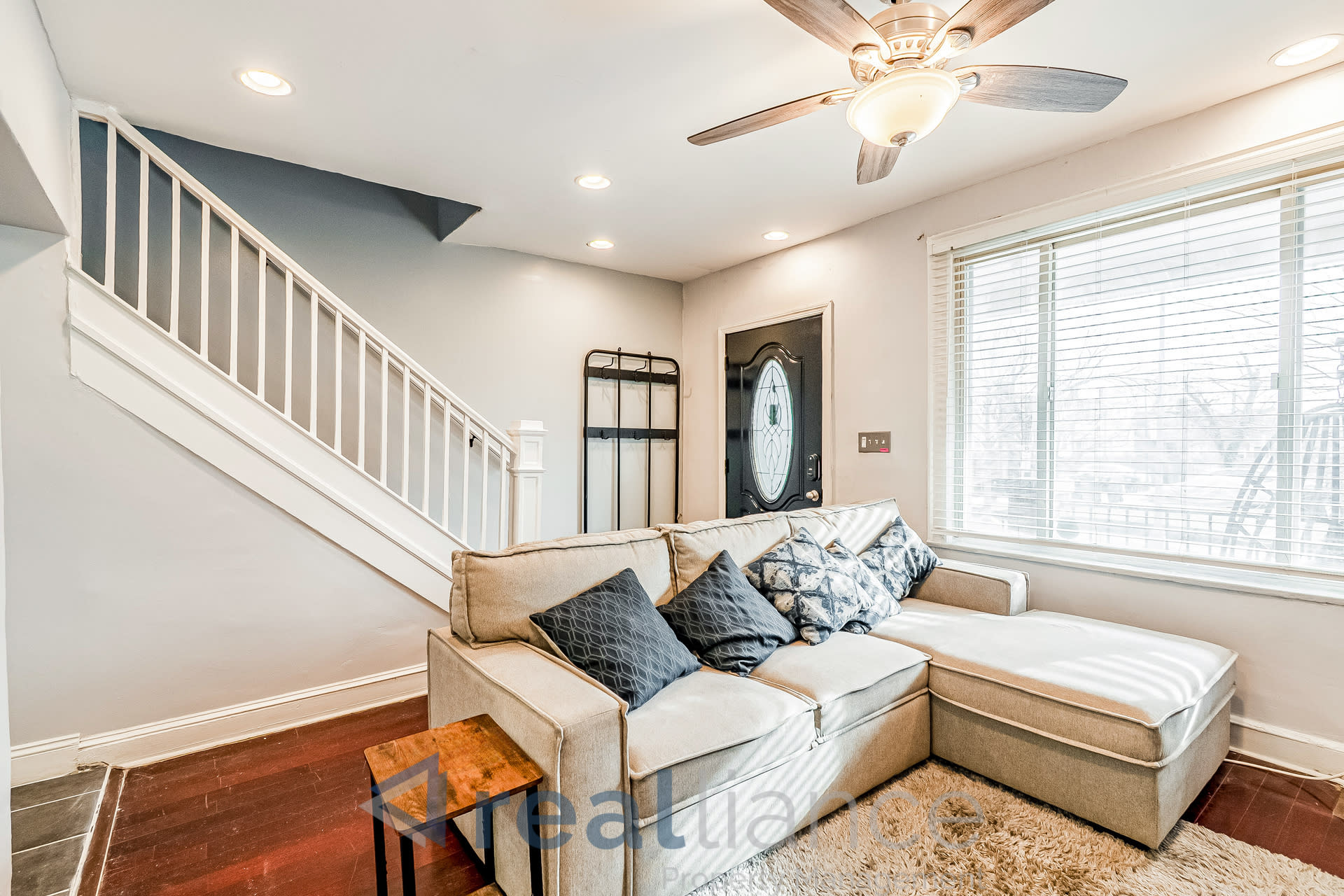 2302 E St NE – photo 3