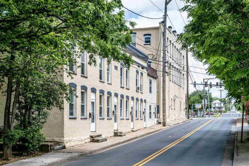 20 W Wolfe – photo 1