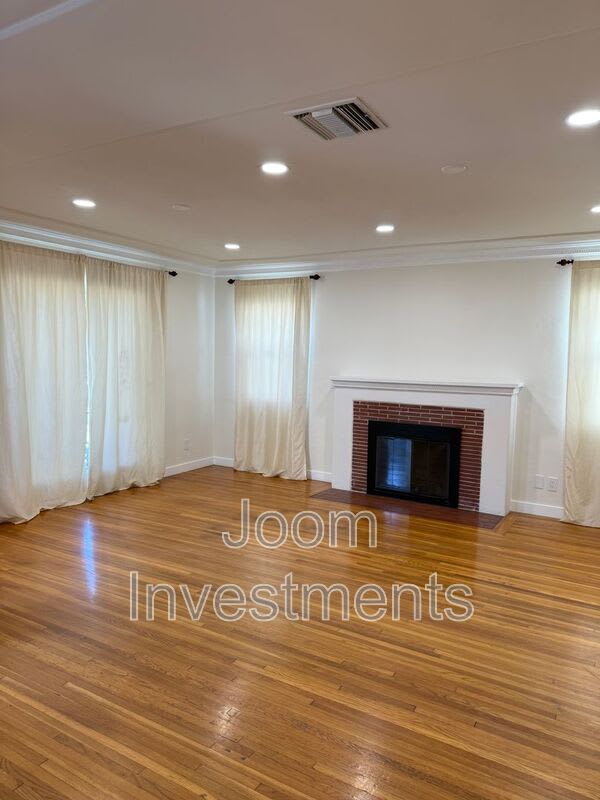 2523 S Bentley Ave – photo 3