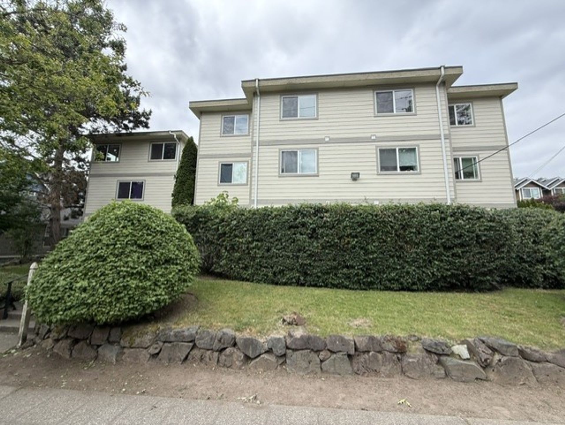 301 Apartments – photo 5