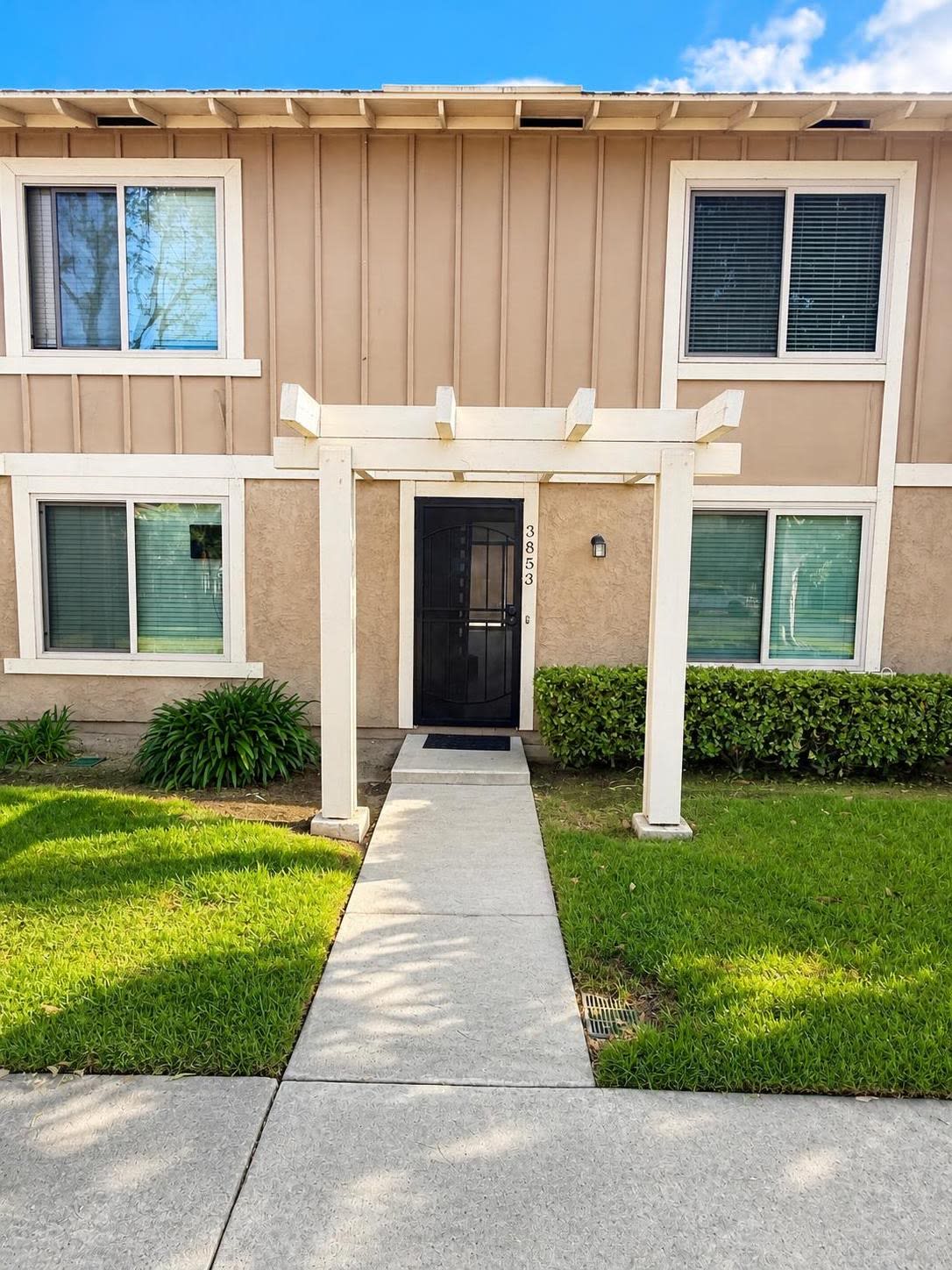3853 Bixby Drive – photo 1