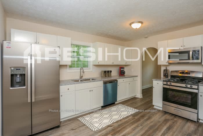 8225 Freestone Drive – photo 3