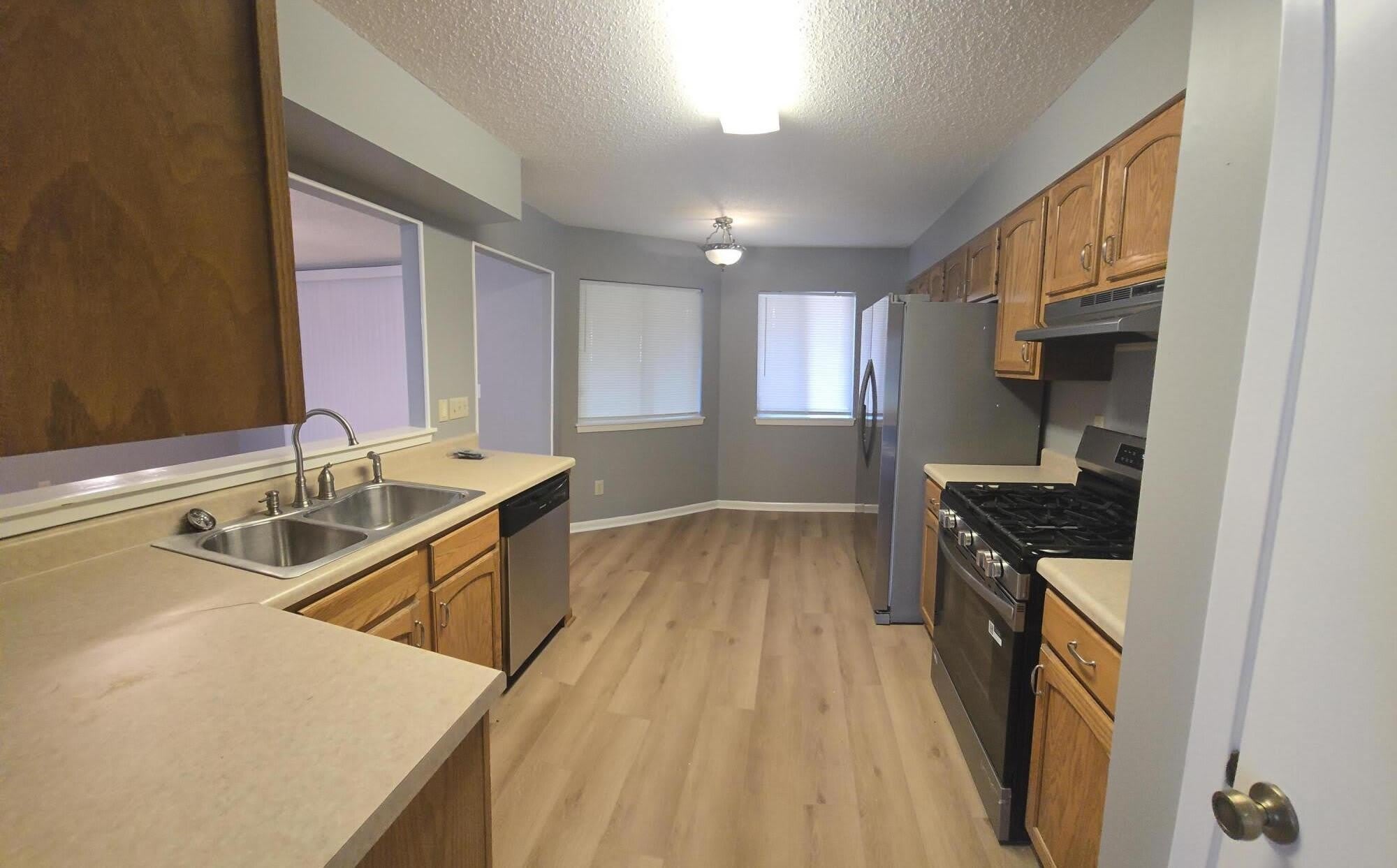 3929 BALSAM Drive – photo 2
