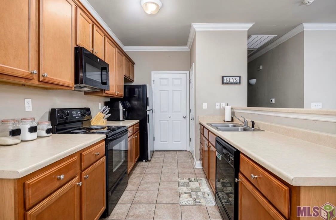 900 Dean Lee Drive – photo 5