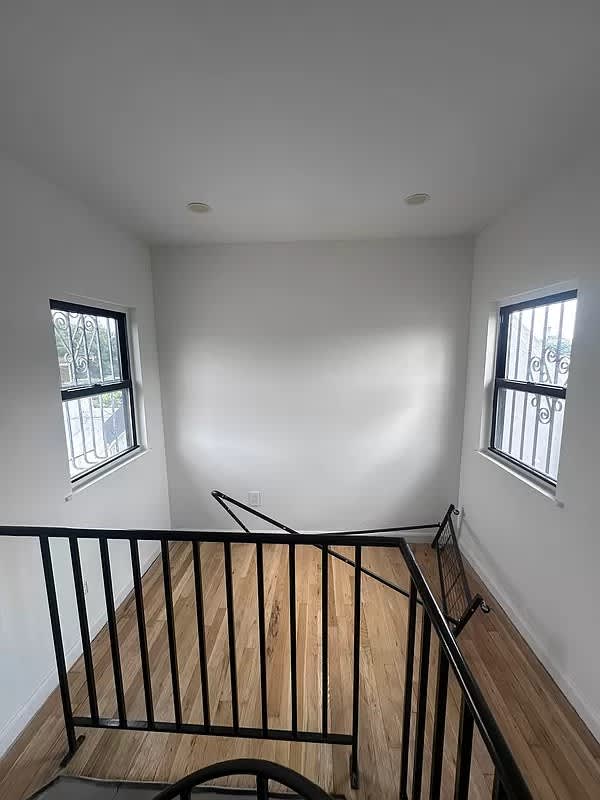 419 E 9th St – photo 4
